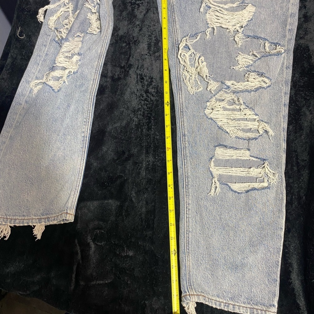 American Eagle Outfitters Blue Mom Jeans Light Wash - Picture 6 of 16